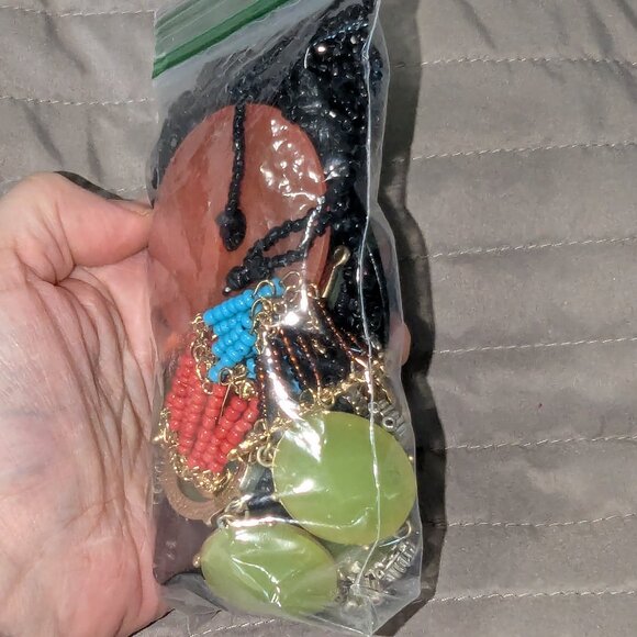 KF $3 with Bundle ~ Jewelry Findings Grab Bag 471 - Picture 4 of 8